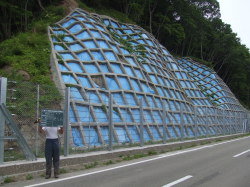 植生基材吹付　着工前