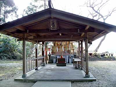 穴蔵神社拝殿