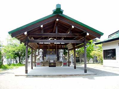 二木神社拝殿