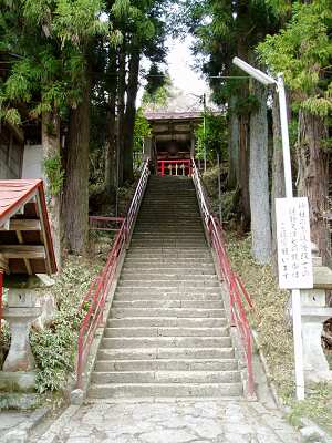 諏訪神社参道階段