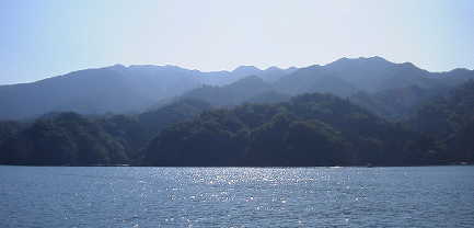 相模湖と石老山